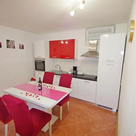 Cony And Tara Apartman