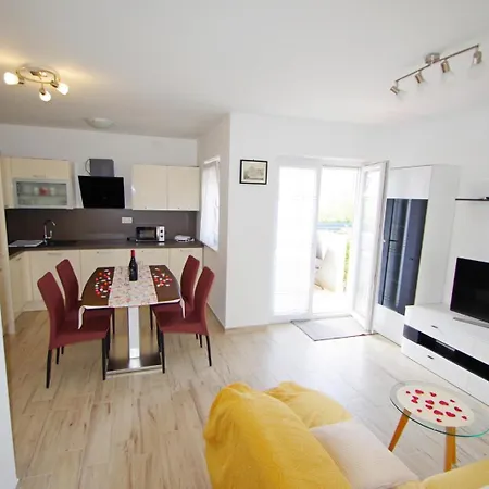 Cony And Tara Пула