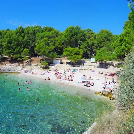 Апартаменти Cony And Tara Пула